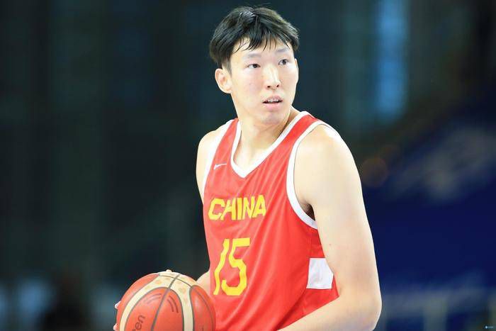 前那不勒斯队长、意大利前锋洛伦佐-因西涅近日回到了意大利，并观看了那不勒斯主场与国际米兰的比赛，意大利媒体天空体育也借此机会对他进行了独家专访，因西涅在采访中谈到了许多话题，表示自己本想永远效力于那不勒斯，但这并没有实现，至于意大利国家队，他也希望自己能再次入围。